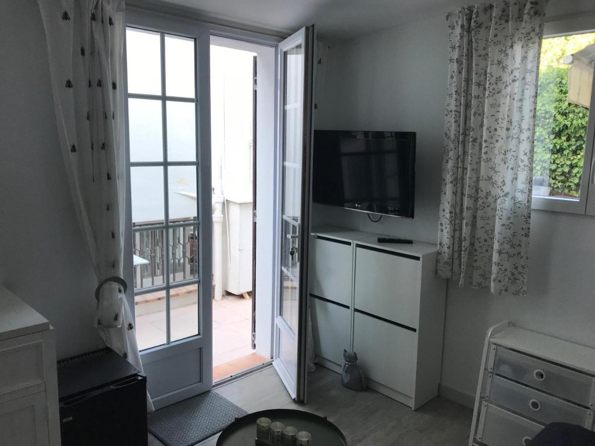 Acomodação com café da manhã  Les Fleurs Cannes